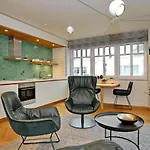 Linden-palais 28 *